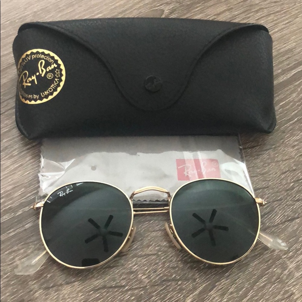 Ray Ban Round Gold Metal Sunglasses *BARELY USED*